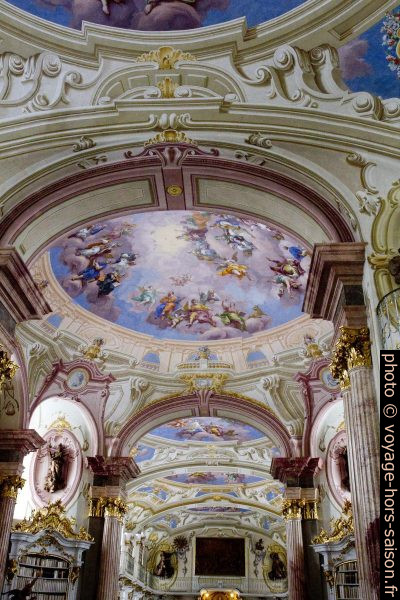 Fresques du plafond de la bibliothèque baroque d'Admont. Photo © Alex Medwedeff