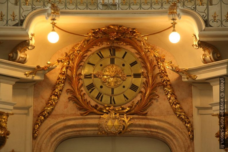 L'horloge dans la bibliothèque d'Admont. Photo © André M. Winter