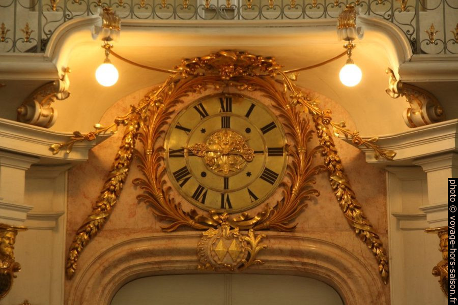 L'horloge dans la bibliothèque d'Admont. Photo © André M. Winter