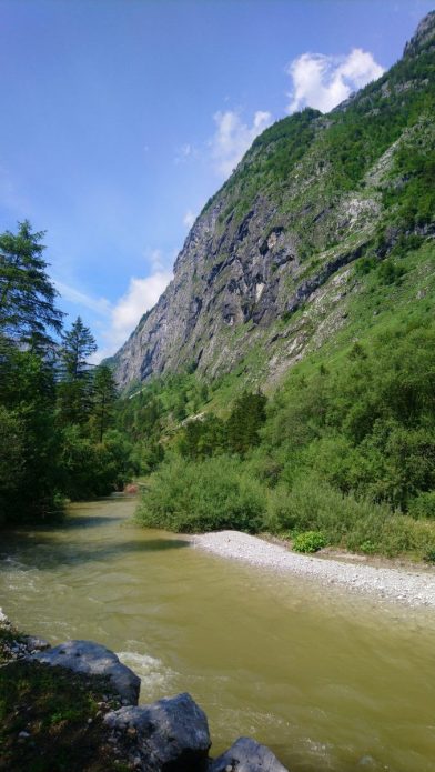 Le torrent Torrenerache dans la vallée Bluntautal. Photo © André M. Winter