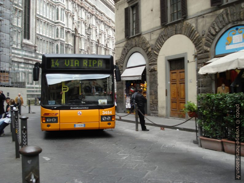 Le bus de la ligne 14 dans le centre Florence