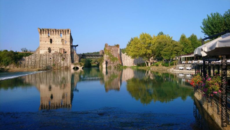 Fortification du Ponte Visconteo sur le Minicio. Photo © André M. Winter