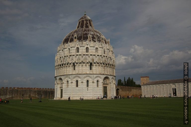 Le Baptistère et le cimetière Camposanto de Pise. Photo © André M. Winter