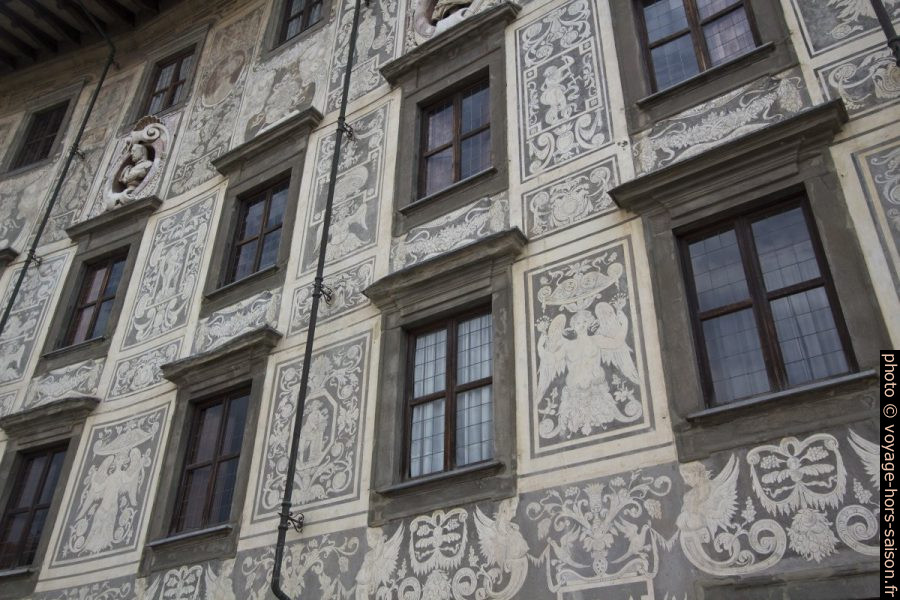 Sgraffito de la façade Palazzo della Carovana. Photo © André M. Winter