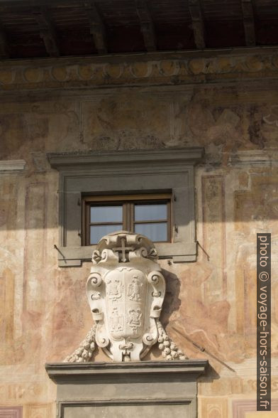 Emblème sculpté du Palazzo Puteano. Photo © André M. Winter