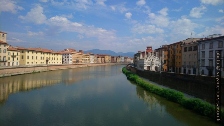 L'Arno vu en direction amont du Ponte Solferino. Photo © André M. Winter