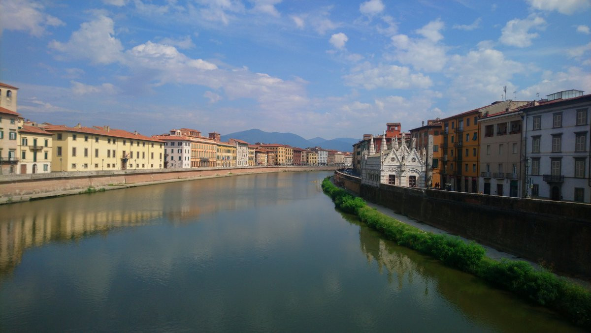 L'Arno vu en direction amont du Ponte Solferino. Photo © André M. Winter