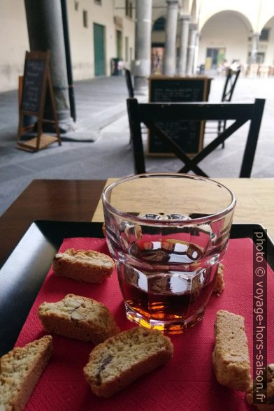 Vino Santo et cantuccini. Photo © André M. Winter