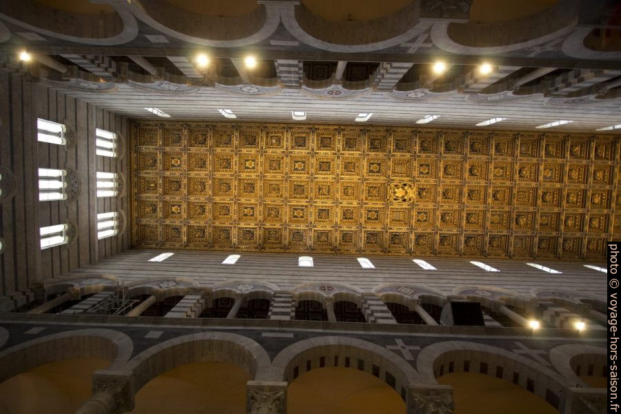 Plafond à caissons de la cathédrale de Pise. Photo © André M. Winter