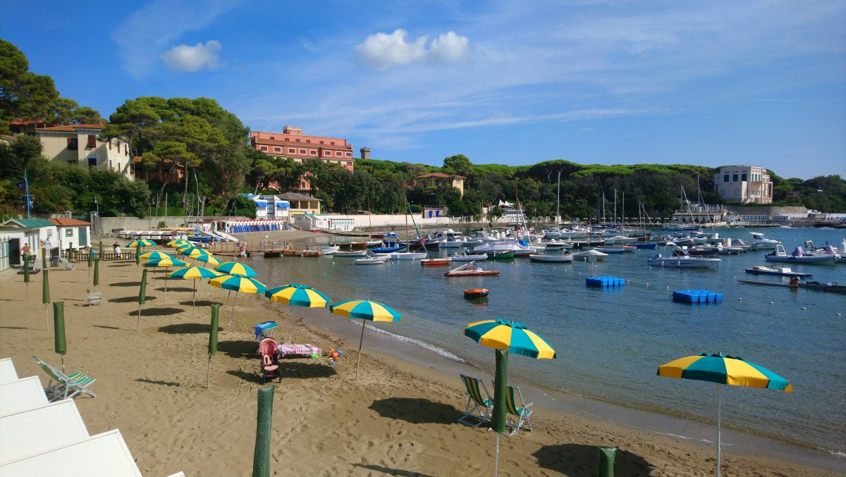 Plage de la Caletta Castiglioncello. Photo © André M. Winter