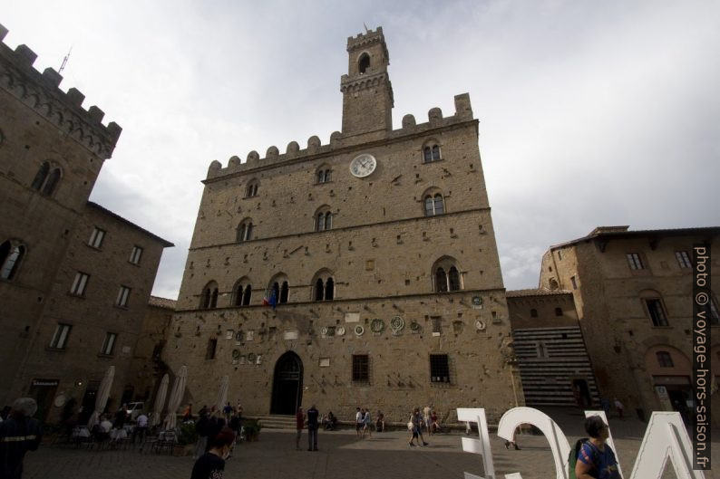 Il Palazzo dei Priori de Volterra. Photo © André M. Winter