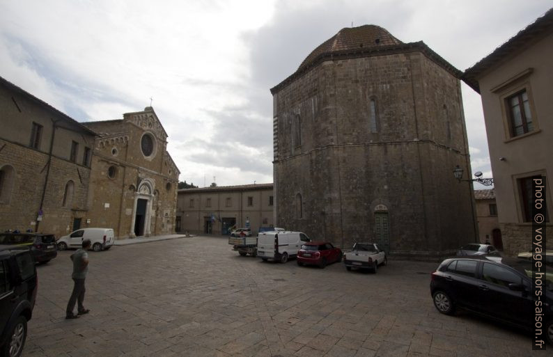 La Piazza San Giovanni à Volterra. Photo © André M. Winter