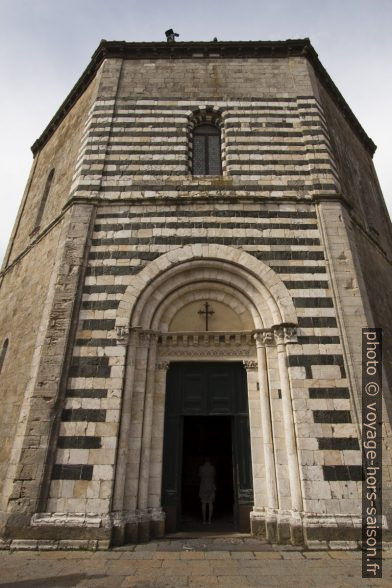 Battistero di San Giovanni di Volterra. Photo © André M. Winter