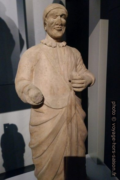 Statue de Francesco neri Ubaldi de 14e siècle. Photo © André M. Winter