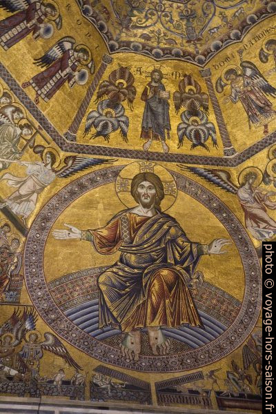 Christ du Jugement dernier monumental de la mosaïque du plafond du Baptistère de Florence. Photo © Alex Medwedeff