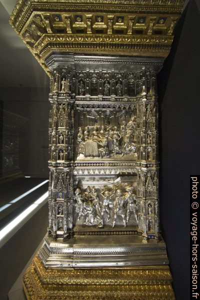 Détail du l'autel en argent du baptistère de Florence. Photo © André M. Winter