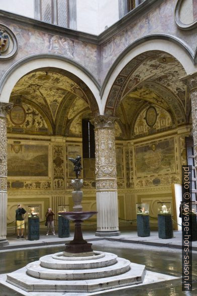 Le Cortile di Michelozzo du Palazzo Vecchio de Florence. Photo © Alex Medwedeff