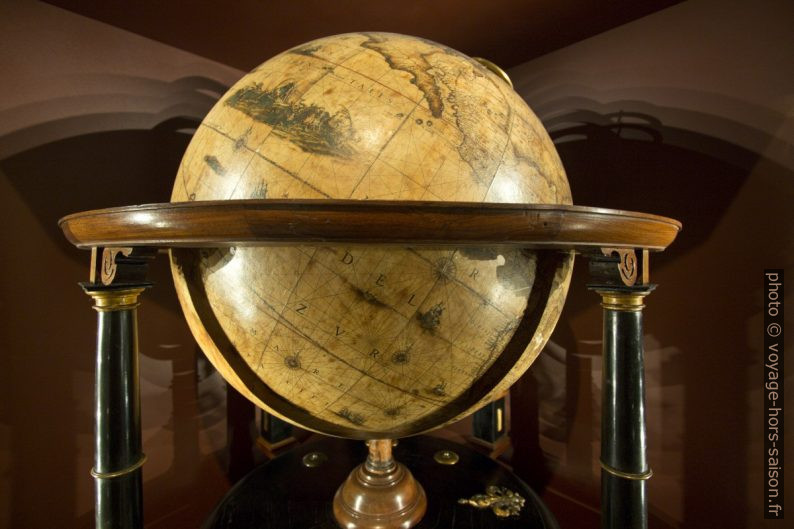 Globe terrestre de Willem Janszoon Blaeu, vers 1630. Photo © André M. Winter