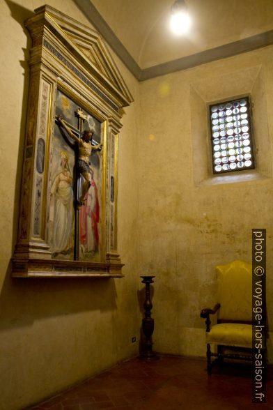 Un crucifix sur un tableau dans la Basilique San Lorenzo de Florence. Photo © Alex Medwedeff