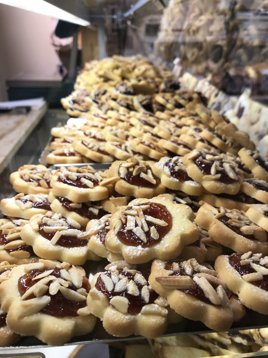 Petits gâteaux du magasin Il Vecchio Forno. Photo © Alex Medwedeff