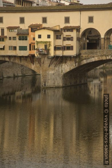 Échoppes accolées au Ponte Vecchio de Florence. Photo © André M. Winter