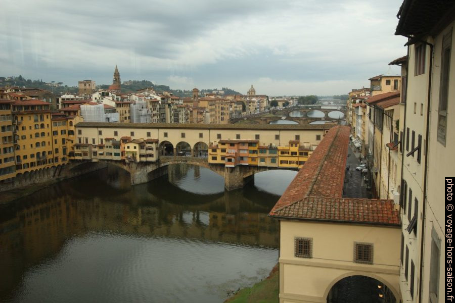 Le Ponte Vecchio vu des Galeries des Offices. Photo © André M. Winter