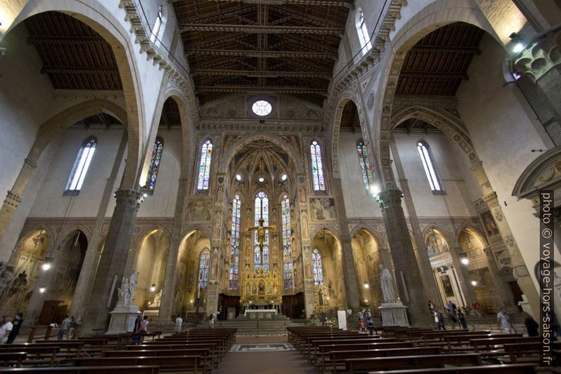 Nef de la Basilica di Santa Croce. Photo © André M. Winter