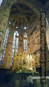 Chœur et retable principal de la Basilique Santa Croce. Photo © André M. Winter