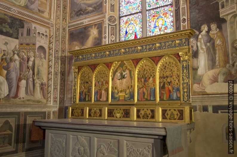 Autel avec retable de Cappella Baroncelli dans l'église Santa Croce de Florence. Photo © André M. Winter