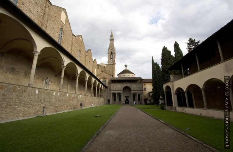 Cloître de la Basilique Santa Croce de Florence. Photo © André M. Winter