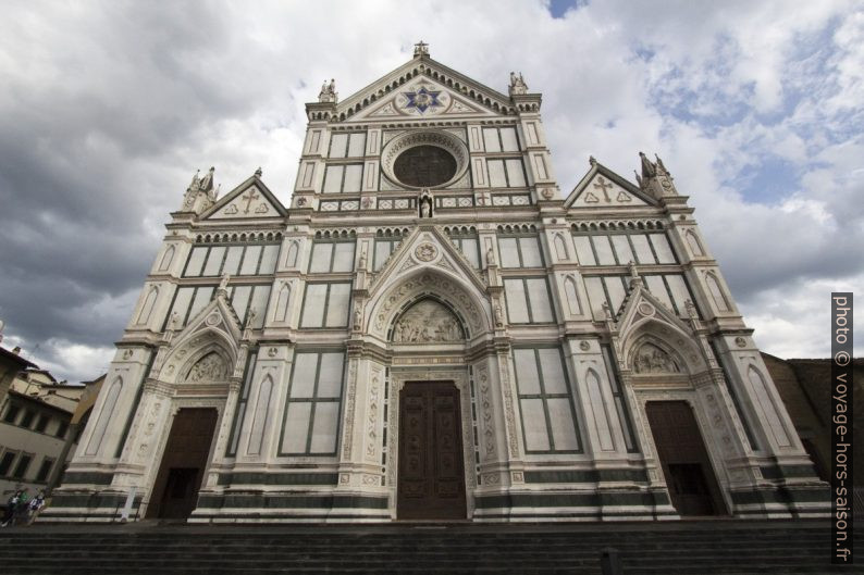 Façade principale de la Basilique Santa Croce. Photo © André M. Winter