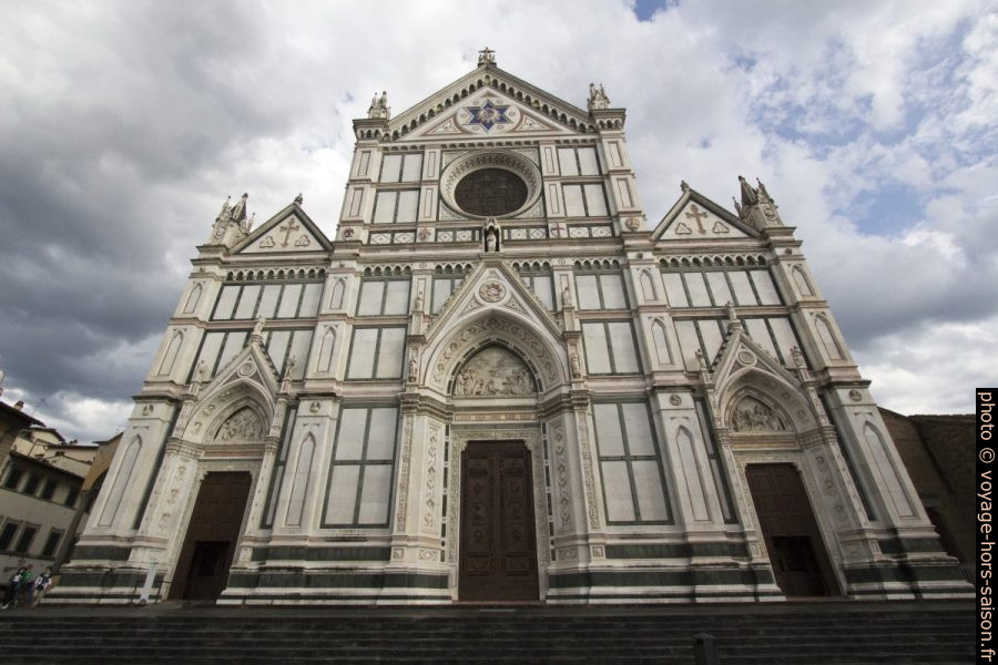 Façade principale de la Basilique Santa Croce. Photo © André M. Winter