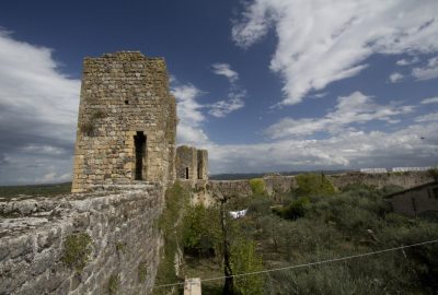 Tours de la muraille médiévale de Monteriggioni. Photo © André M. Winter