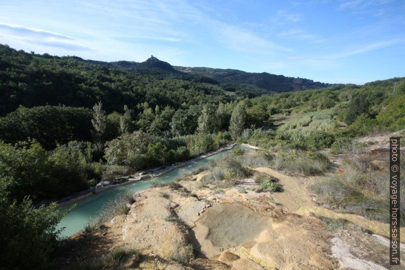 La cascade et le bassin haut de Bagno Vignoni. Photo © André M. Winter