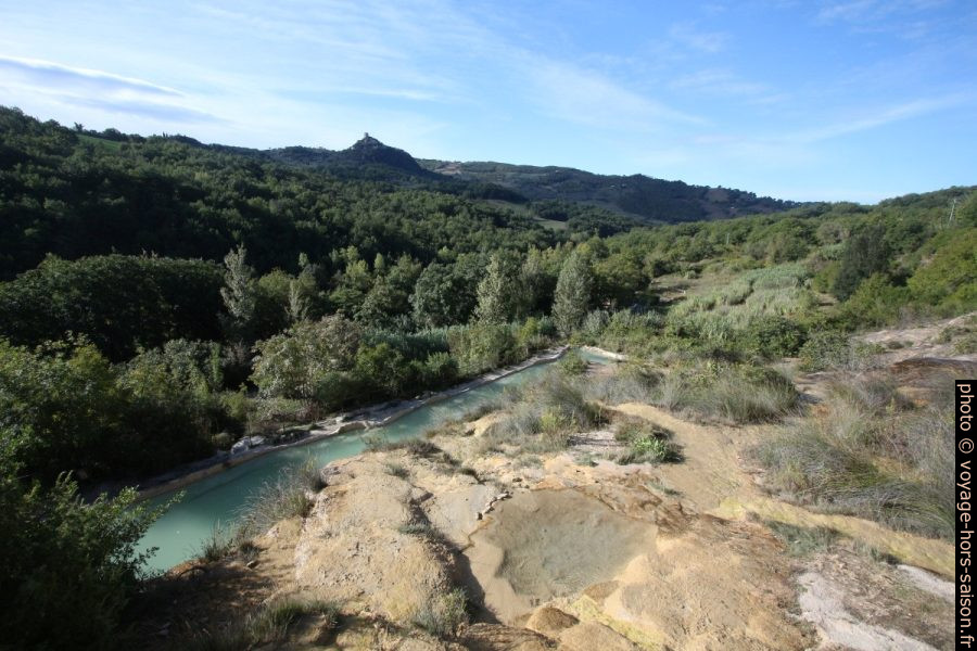 La cascade et le bassin haut de Bagno Vignoni. Photo © André M. Winter