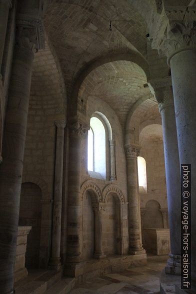 Déambulatoire de l'Abbaye de Sant'Antimo. Photo © Alex Medwedeff