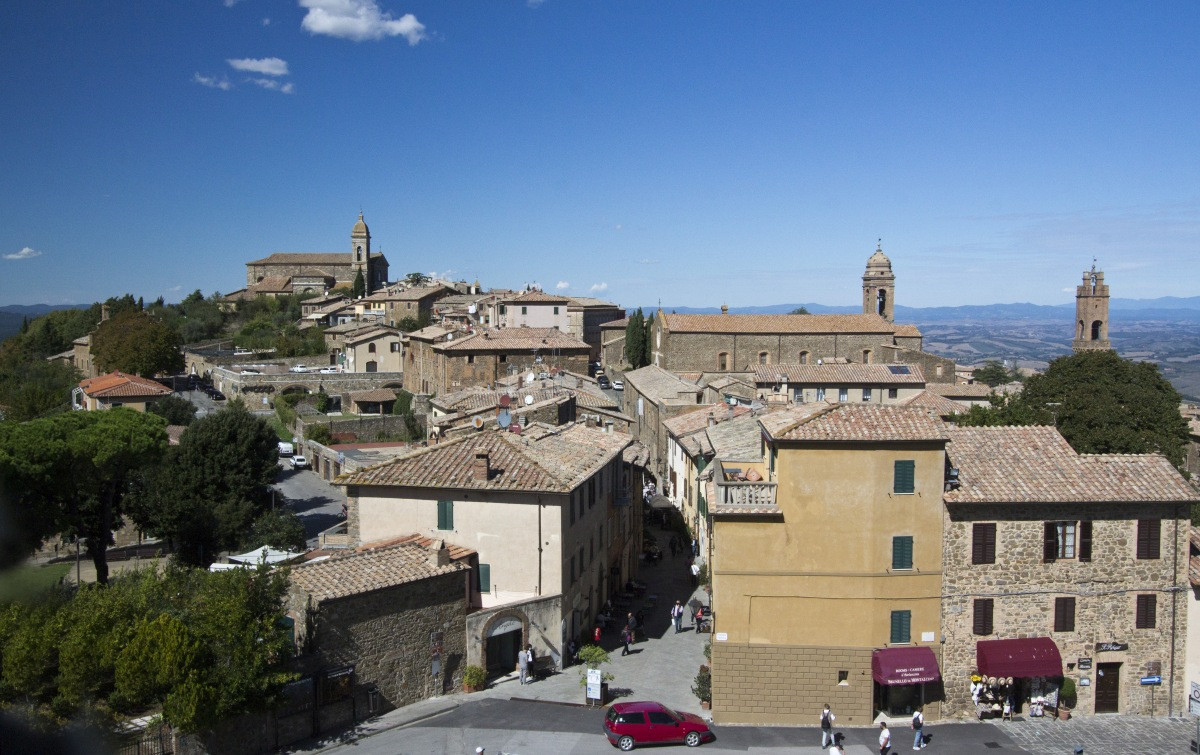 Montalcino vu de la Fortezza della Rocca. Photo © André M. Winter