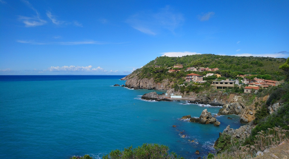 Côte ouest de Talamone. Photo © André M. Winter