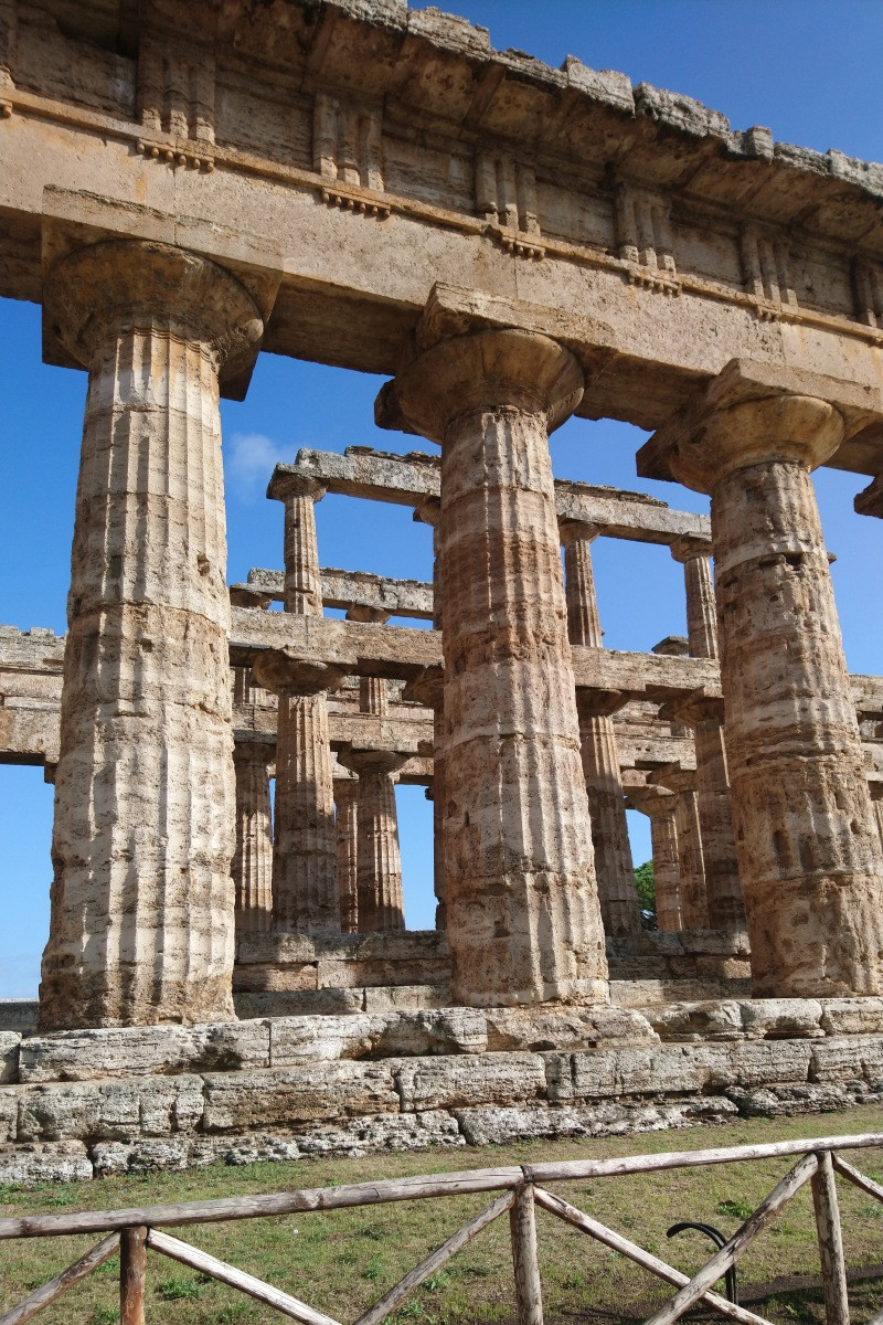 Colonnes du Temple de Poséidon de Paestum. Photo © André M. Winter