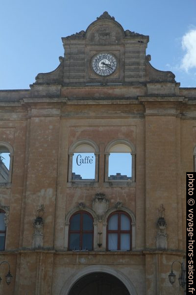 Façade du Palazzo dell'Annunziata. Photo © Alex Medwedeff