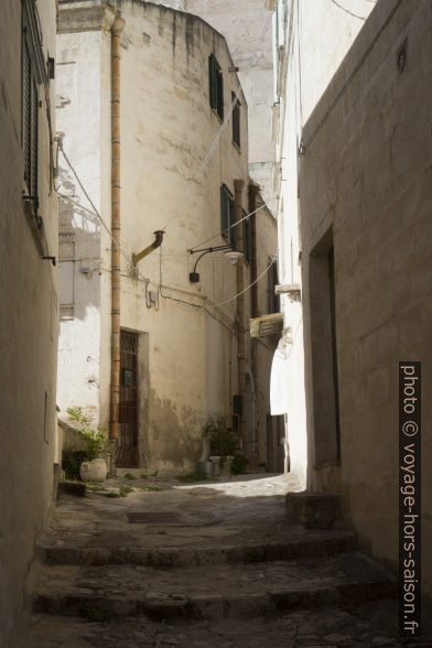 Une ruelle du Sasso Barisano à Matera. Photo © Alex Medwedeff