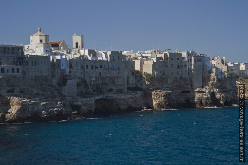 Le centre de Polignano vu du Largo Ardito. Photo © Alex Medwedeff