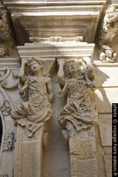 Figures d'un palais baroque de la Piazzeta Ignazio Falconieri. Photo © André M. Winter