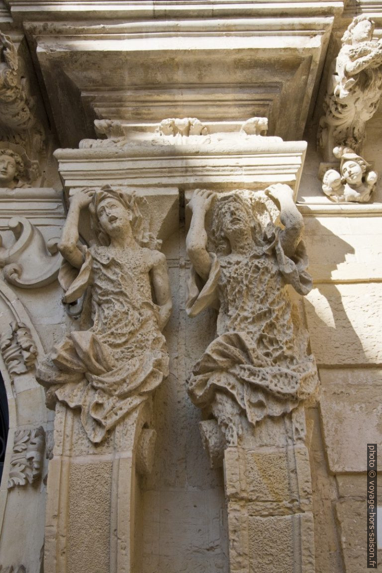 Figures d'un palais baroque de la Piazzeta Ignazio Falconieri. Photo © André M. Winter