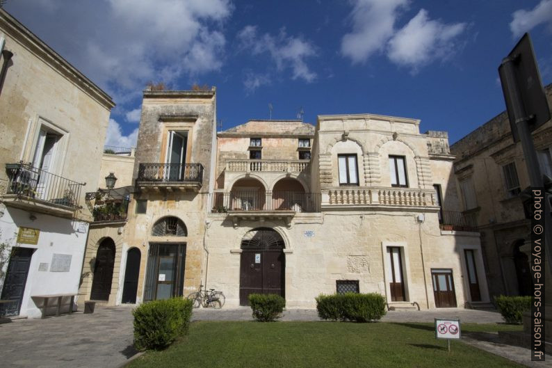 Palais de la Piazzetta Raimondello Orsini. Photo © André M. Winter