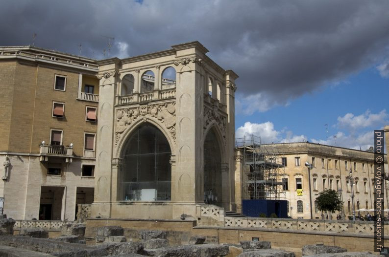 Il Sedile et l'Amphithéâtre Romain de Lecce. Photo © André M. Winter