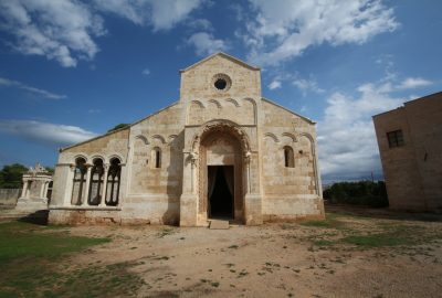 Abbaye Santa Maria a Cerrate. Photo © André M. Winter