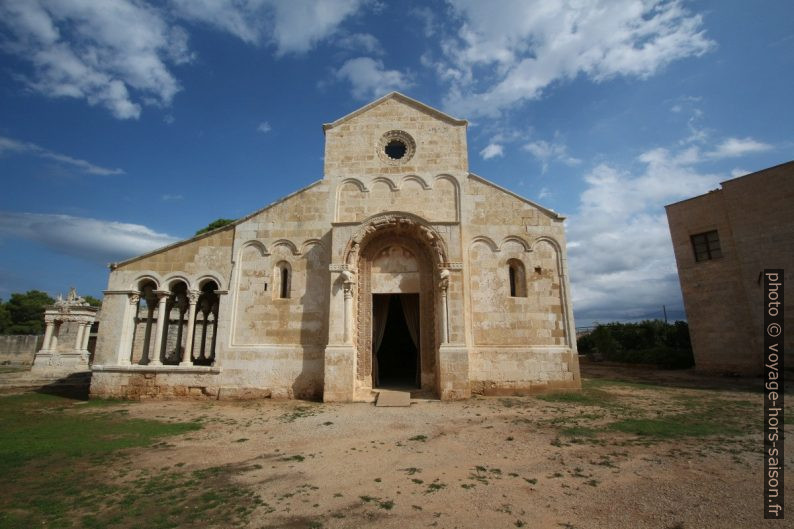 Abbaye Santa Maria a Cerrate. Photo © André M. Winter