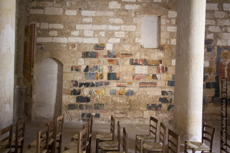 Fresques en puzzle dans l'église Santa Maria a Cerrate. Photo © André M. Winter