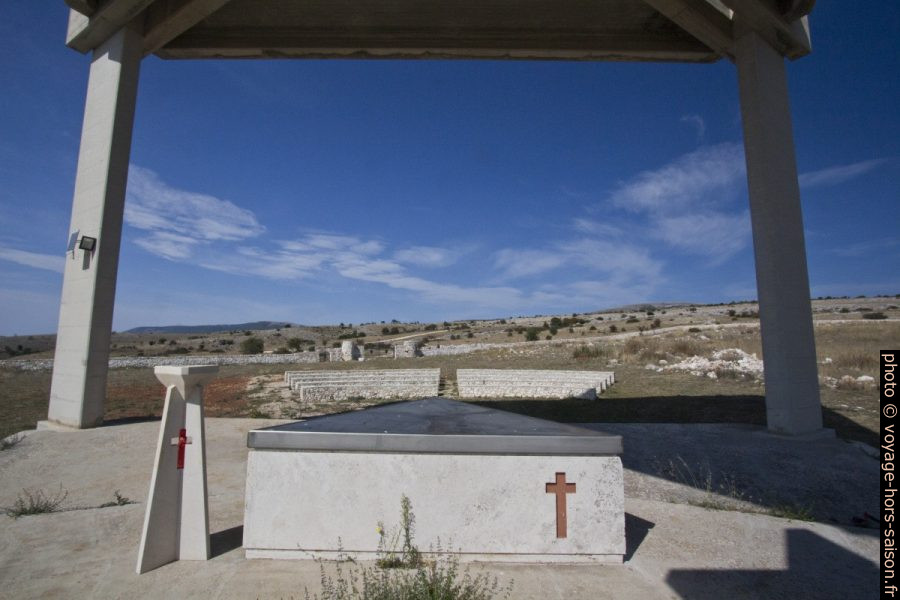 Autel couvert de San Camillo. Photo © André M. Winter